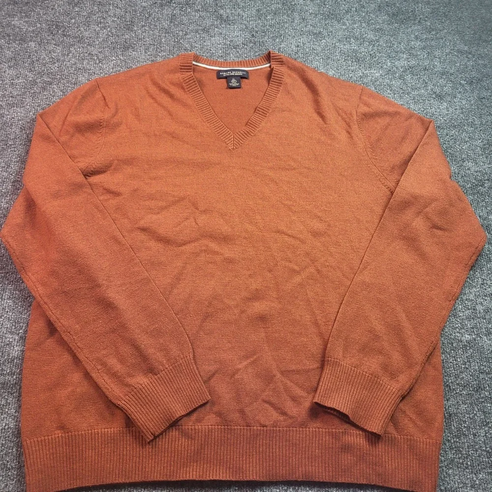 Banana Republic Mens XL Extra Fine‎ Merino Wool V-Neck Sweater Burnt Orange Rust